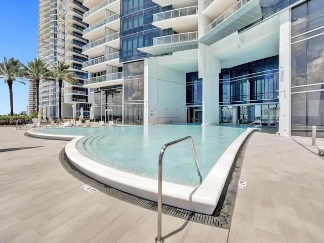 $36,000 | 17121 Collins Avenue, Unit 3905/3904, Sunny Isles Beach, FL 33160