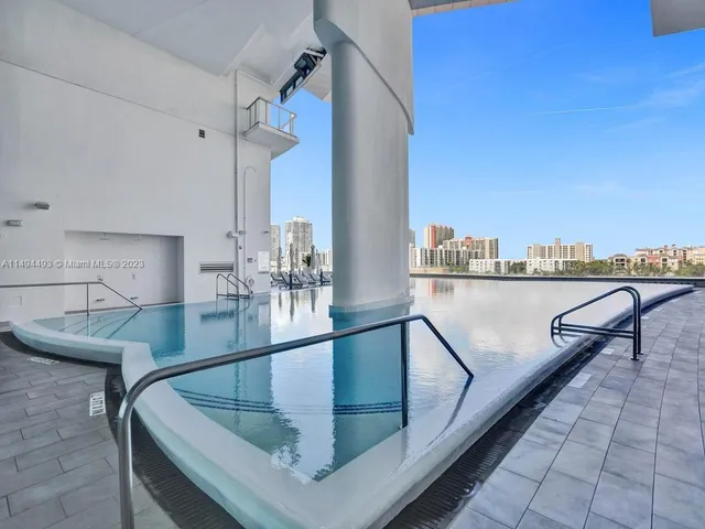 $36,000 | 17121 Collins Avenue, Unit 3905/3904, Sunny Isles Beach, FL 33160