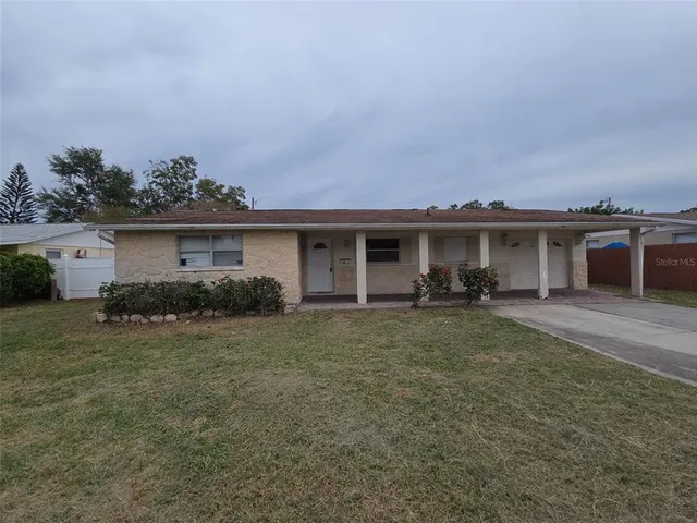 $279,900 | 7441 1st Street North, St. Petersburg, FL 33702