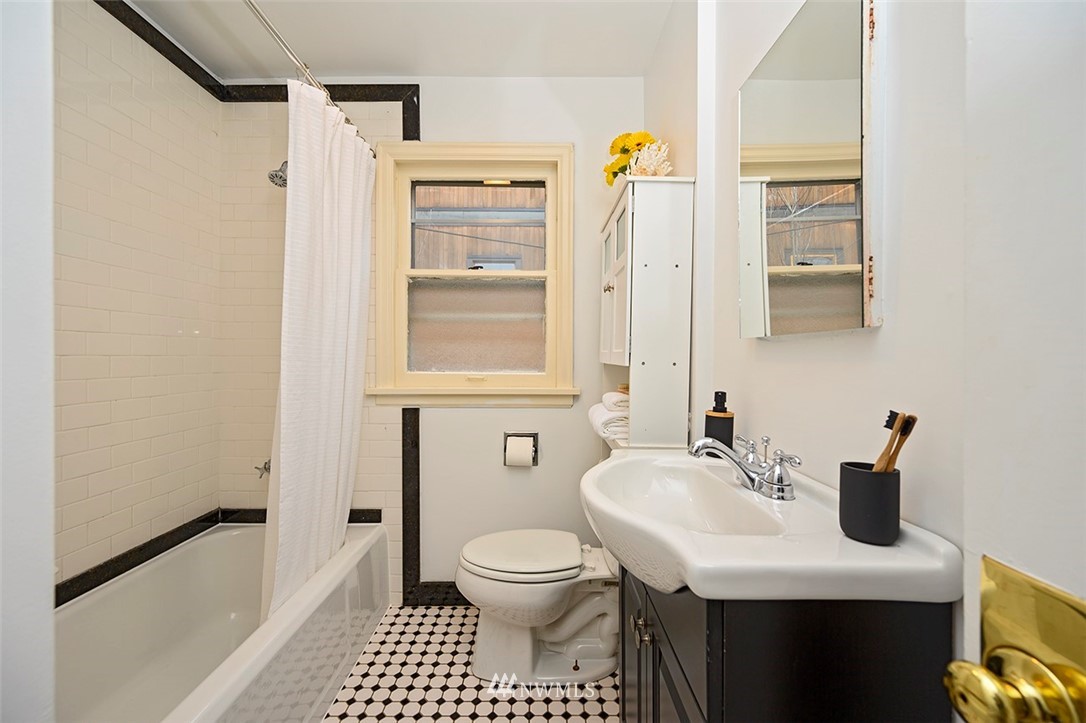 545 North 83rd Street Seattle, WA 98103 - Photo 10 of 17 Gallery Image 10