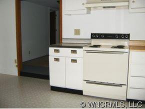 149 Howards Hollow Road Canton, NC 28716 - Photo 6 of 12 a utility room with dryer and washer
