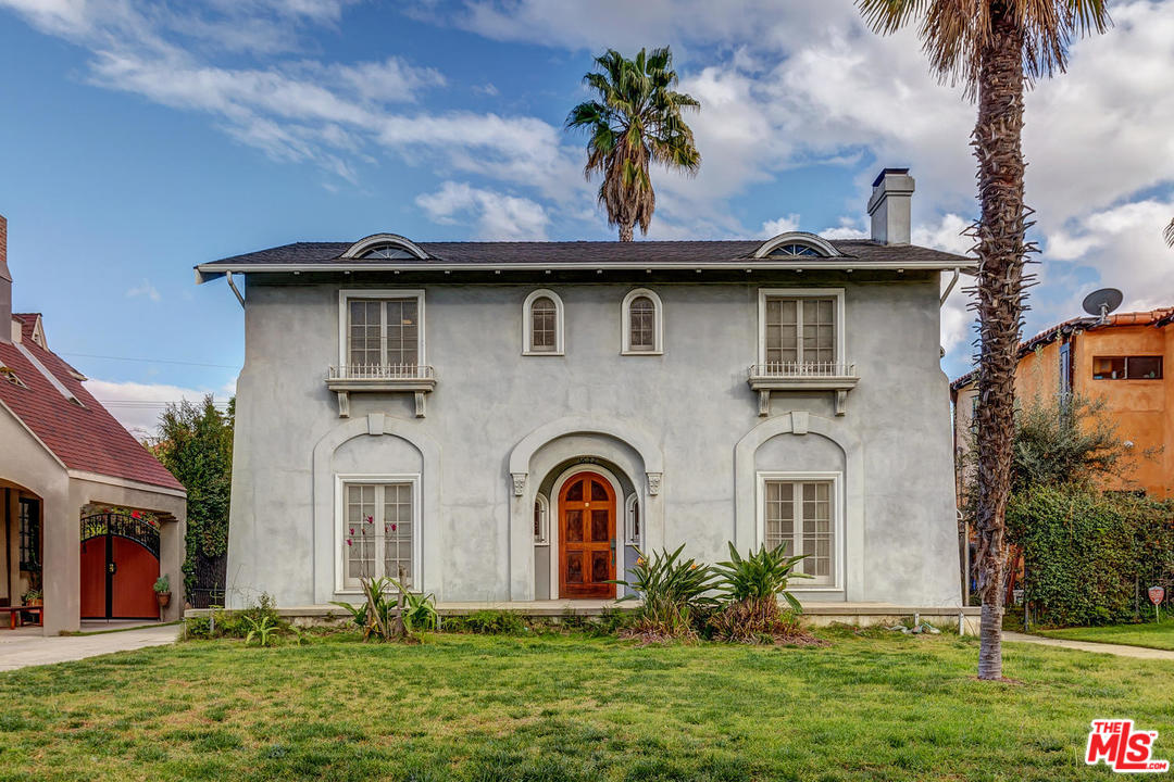 1672 Buckingham Road Los Angeles, CA 90019 - Photo 1 of 8 Gallery Image 1