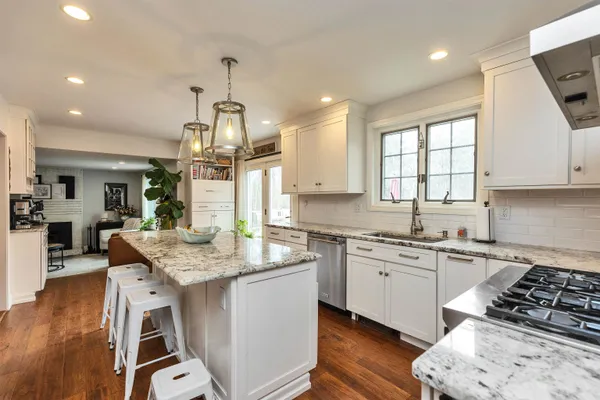 $899,900 | 7 Kent Street, Windham, NH 03087