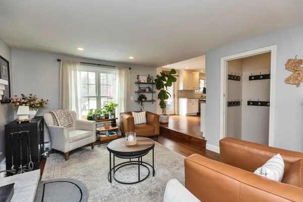 $899,900 | 7 Kent Street, Windham, NH 03087