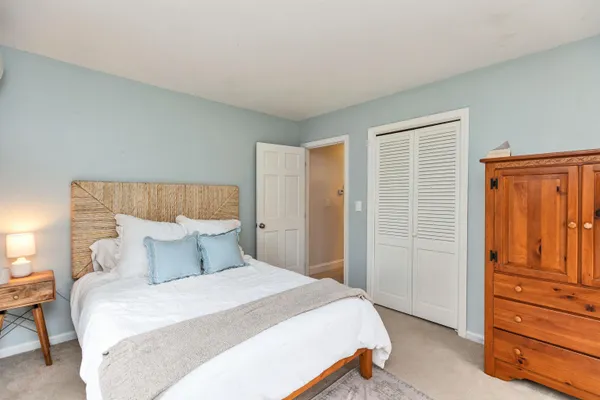 $899,900 | 7 Kent Street, Windham, NH 03087