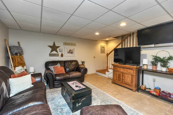 $899,900 | 7 Kent Street, Windham, NH 03087