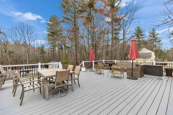 $899,900 | 7 Kent Street, Windham, NH 03087