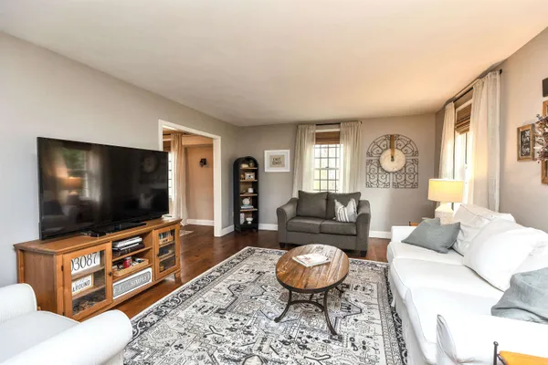 $899,900 | 7 Kent Street, Windham, NH 03087