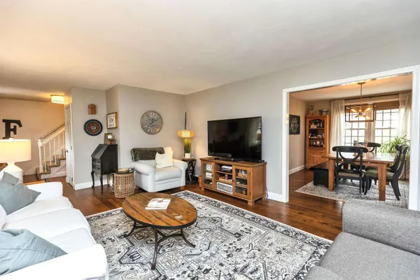 $899,900 | 7 Kent Street, Windham, NH 03087