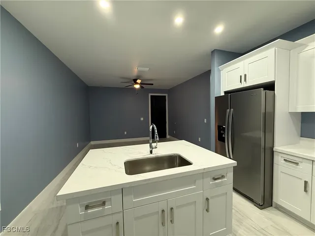 $1,900 | 2103 French Street, Fort Myers, FL 33916