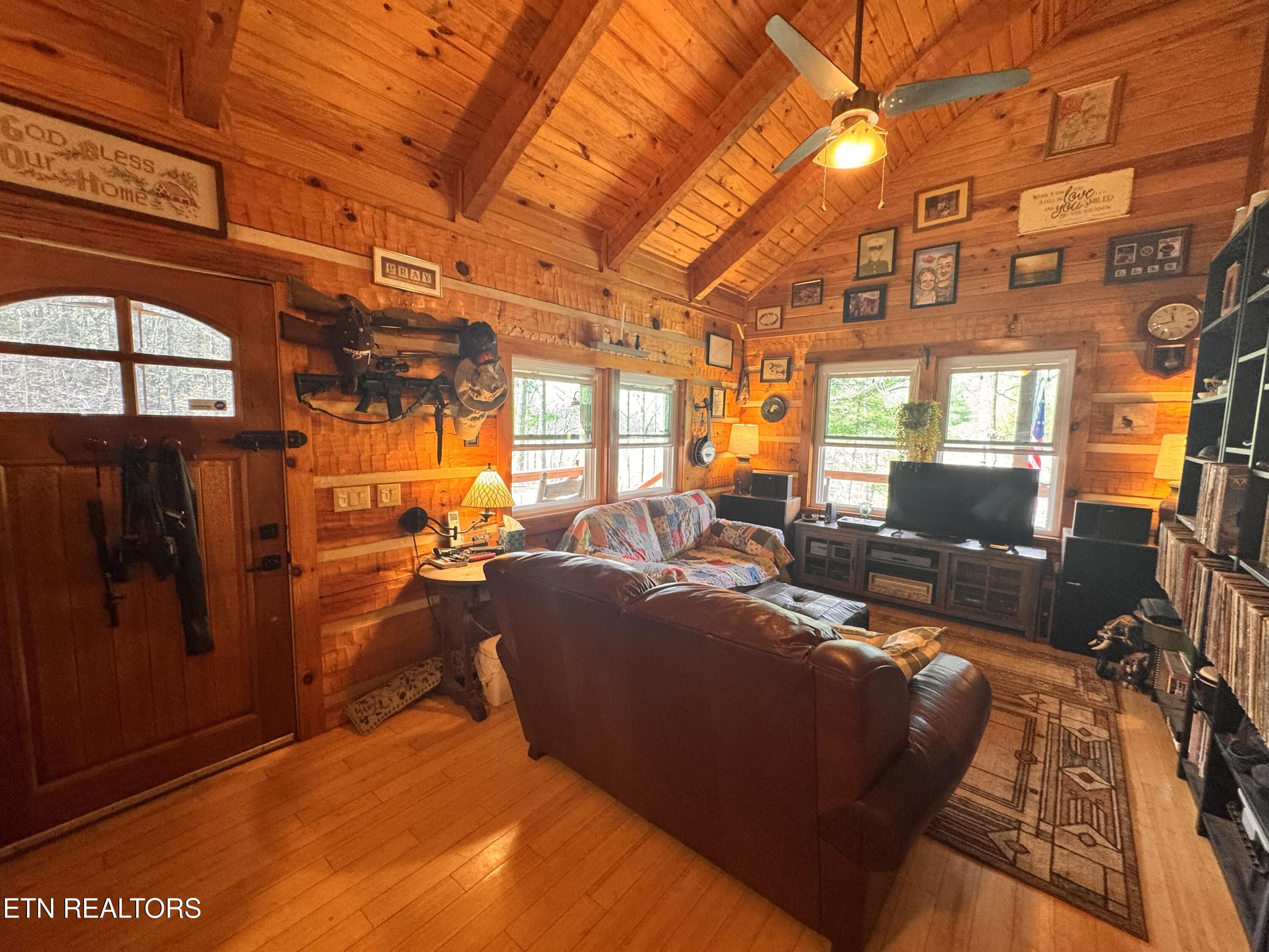 132 Sugar Maple Way Del Rio, TN 37727 - Photo 19 of 58 Family Room