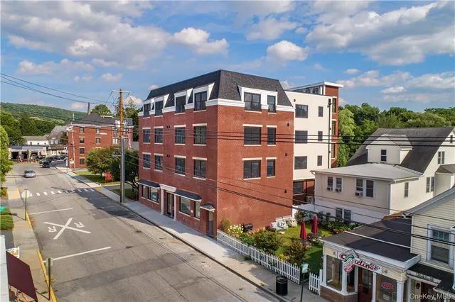 $2,000 | 23 East Main Street, Unit 3B, Pawling, NY 12564