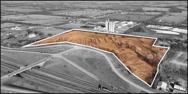 $276,000 | 1610 Road S Nevada Mo 64772, Nevada, MO 64772