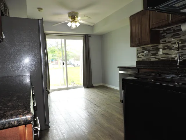 $270,000 | 2216 Andover Court, Schaumburg, IL 60107