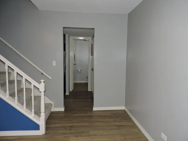 $270,000 | 2216 Andover Court, Schaumburg, IL 60107