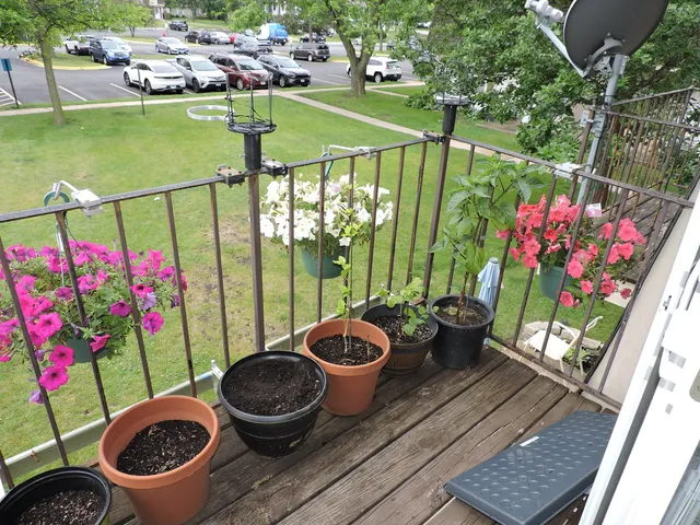 $270,000 | 2216 Andover Court, Schaumburg, IL 60107