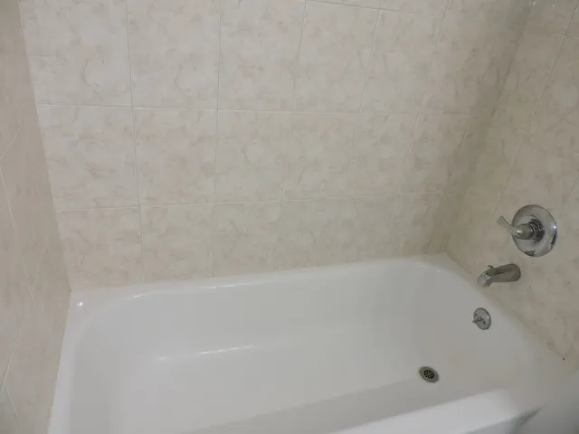 $270,000 | 2216 Andover Court, Schaumburg, IL 60107