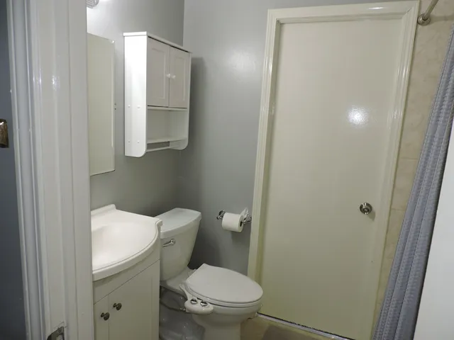 $270,000 | 2216 Andover Court, Schaumburg, IL 60107