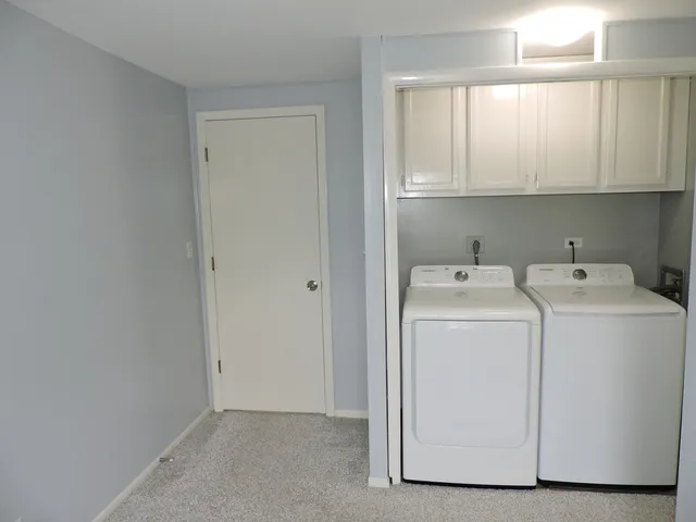 $270,000 | 2216 Andover Court, Schaumburg, IL 60107