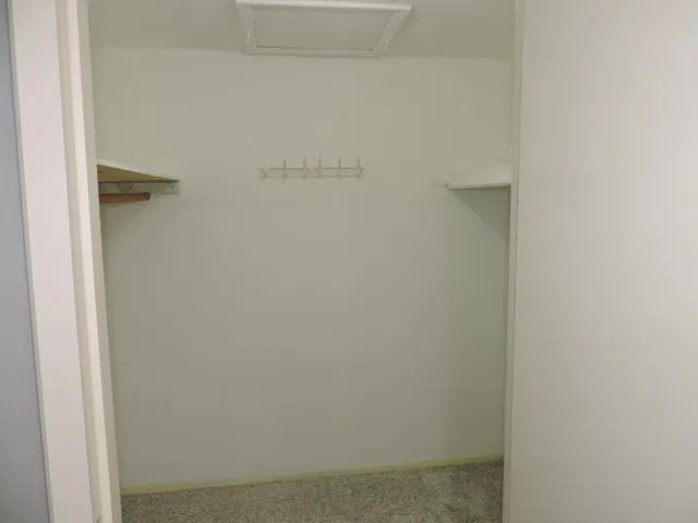 $270,000 | 2216 Andover Court, Schaumburg, IL 60107