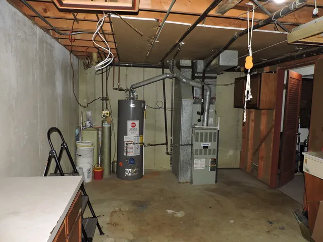 $270,000 | 2216 Andover Court, Schaumburg, IL 60107