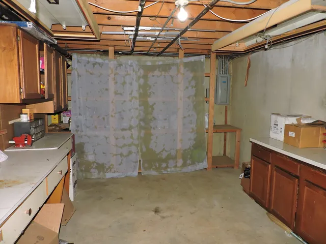 $270,000 | 2216 Andover Court, Schaumburg, IL 60107