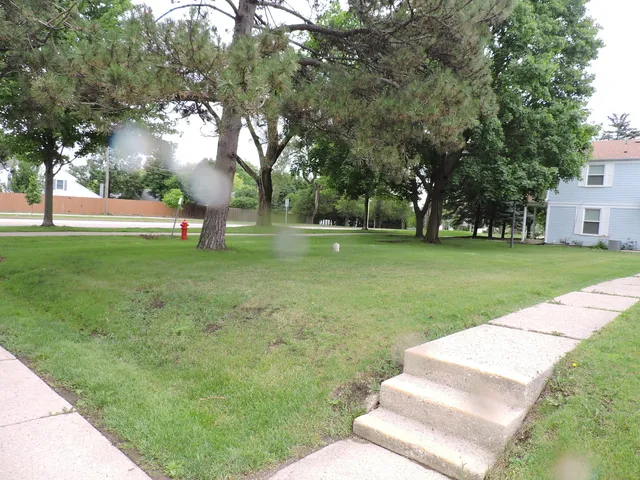 $270,000 | 2216 Andover Court, Schaumburg, IL 60107