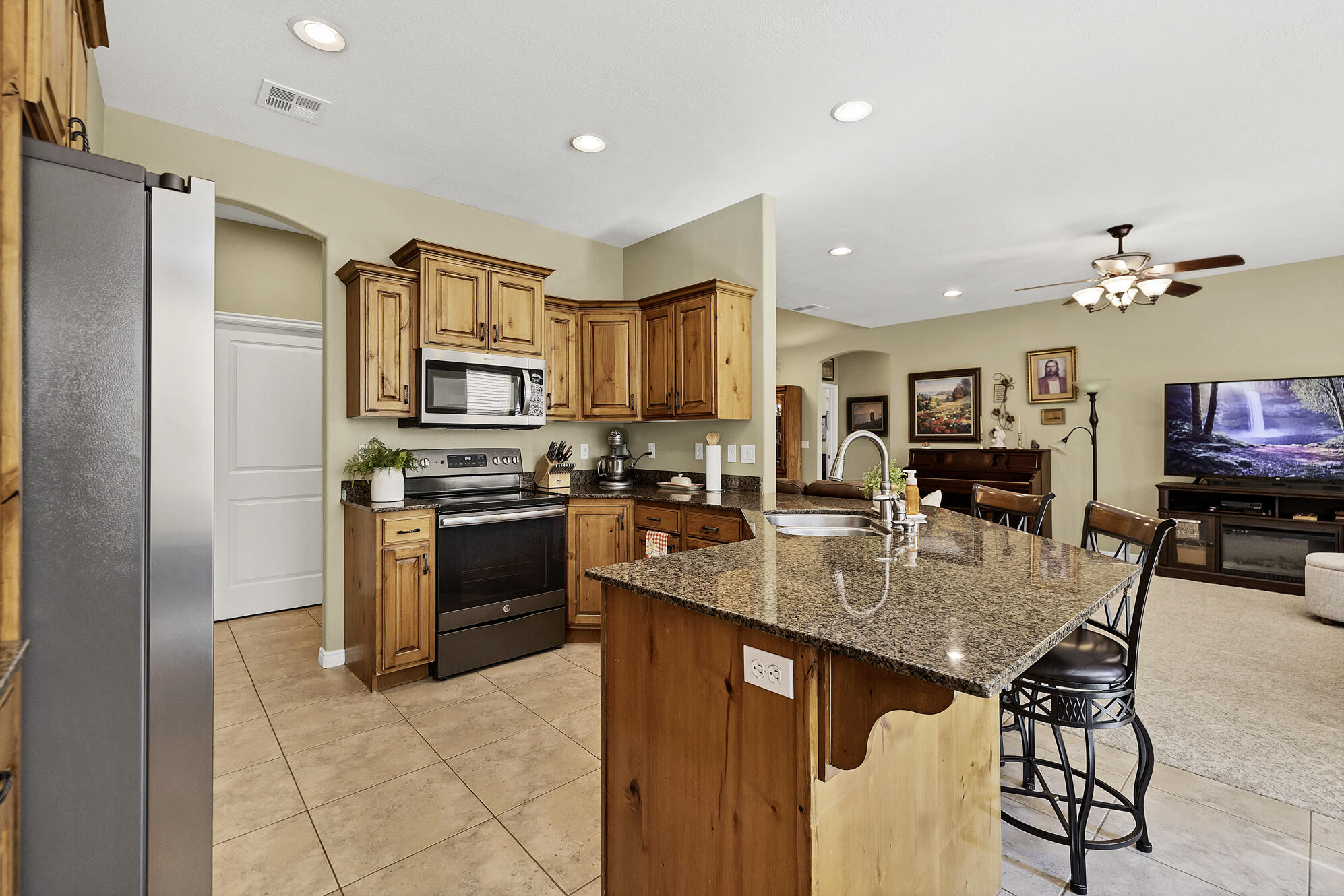 3529 South Ducati Way St. George, UT 84790 - Photo 17 of 32 Kitchen