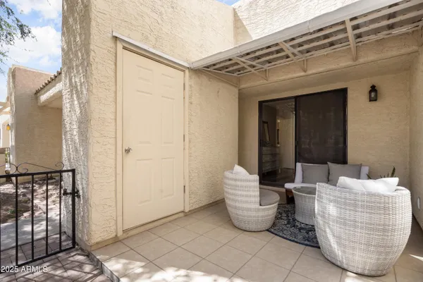 $1,900 | 719 East Lola Drive, Phoenix, AZ 85022