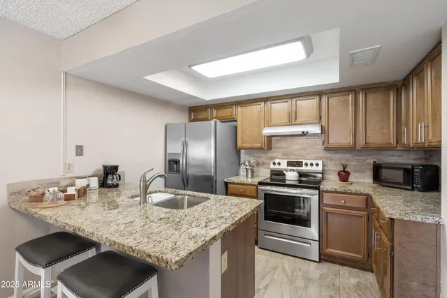 $1,900 | 719 East Lola Drive, Phoenix, AZ 85022