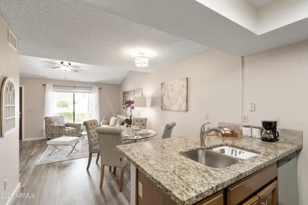 $1,900 | 719 East Lola Drive, Phoenix, AZ 85022