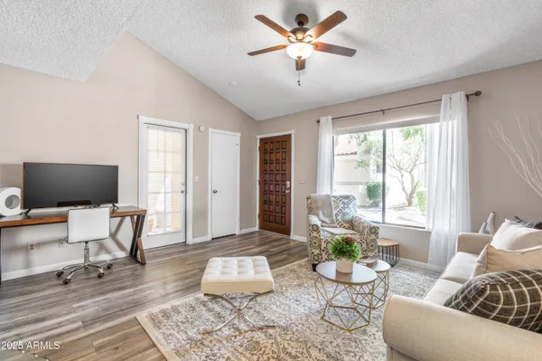 $1,900 | 719 East Lola Drive, Phoenix, AZ 85022