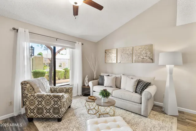 $1,900 | 719 East Lola Drive, Phoenix, AZ 85022