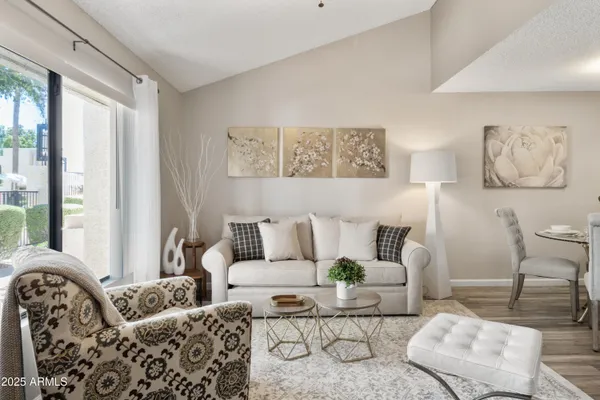 $1,900 | 719 East Lola Drive, Phoenix, AZ 85022