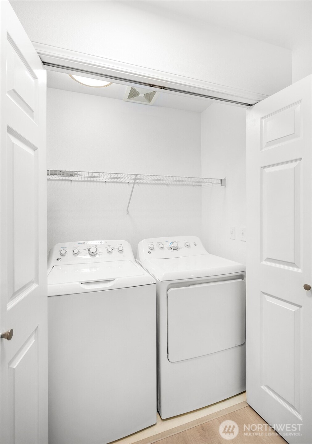 17107 123rd Place Northeast, Unit V302 Bothell, WA 98011 - Photo 14 of 20 a utility room with dryer and washer