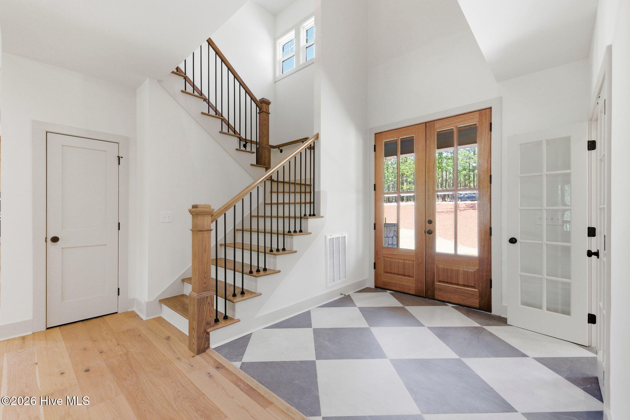 2813 Murdocksville Road West End, NC 27376 - Photo 15 of 60 Foyer