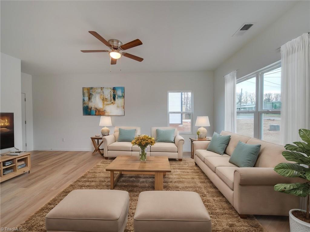 5814 Old Rural Hall Road Winston-Salem, NC 27105 - Photo 4 of 21 Virtually Staged Living Room