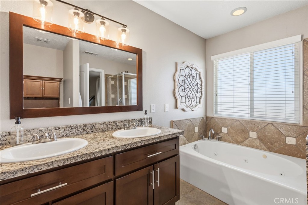11385 Trinity Road Oak Hills, CA 92344 - Photo 20 of 38