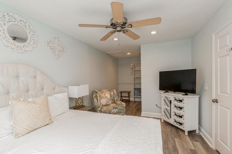 22 Moreno Point Road, Unit 9 Destin, FL 32541 - Photo 20 of 36 21_22MorenoPointRd_Unit9_2027_FlexMLS800