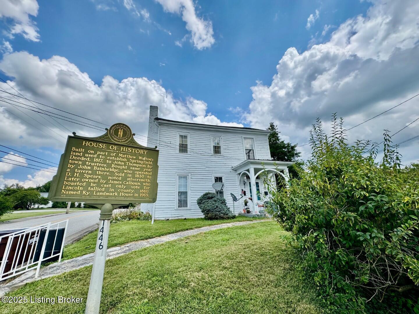 301 N Walnut