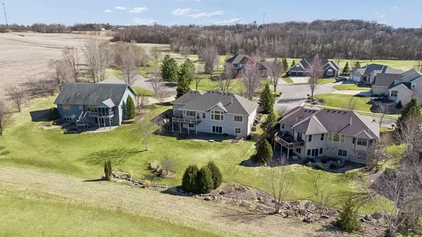 $549,900 | 1809 Legacy Drive, Faribault, MN 55021