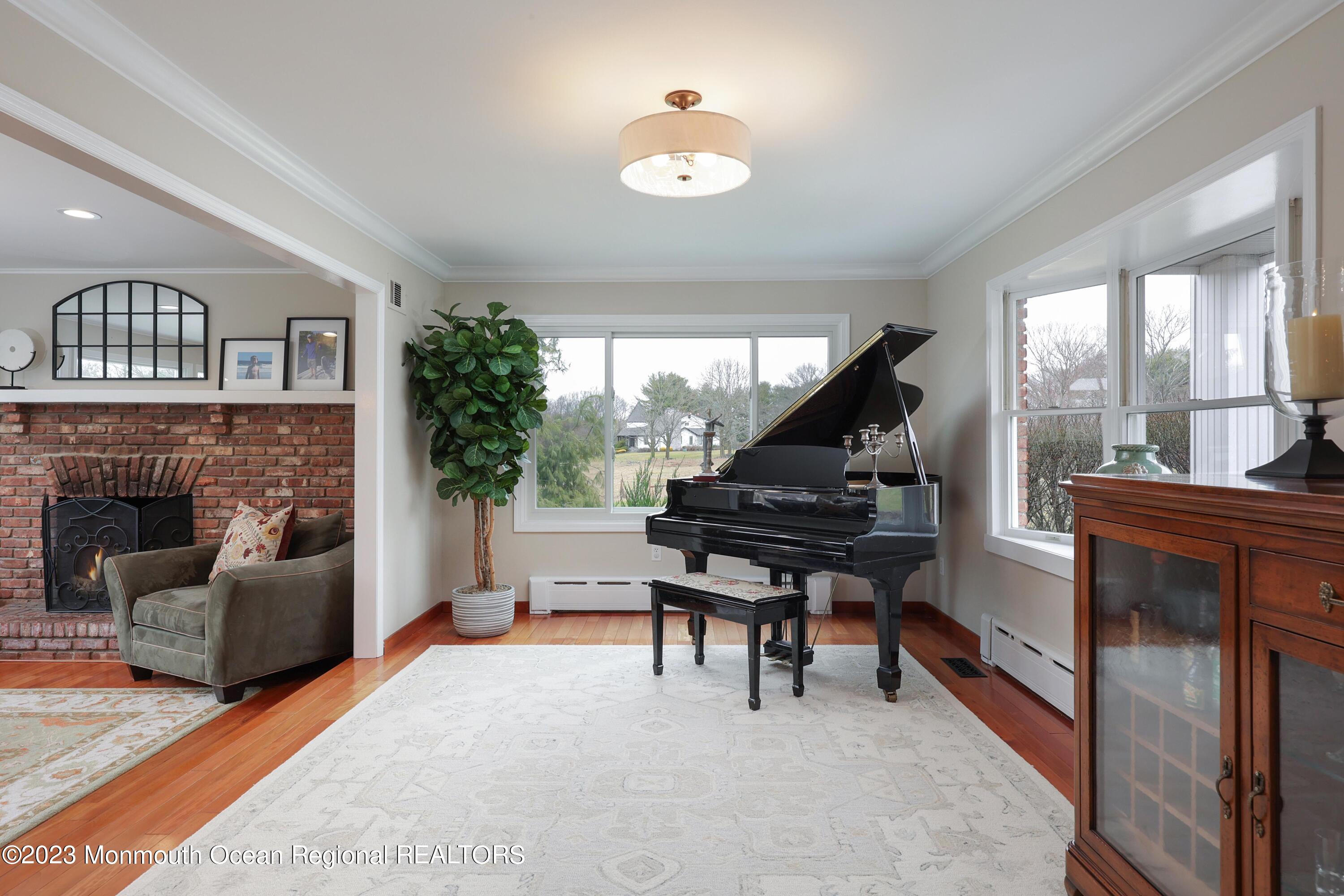 9 Eagle Nest Road Colts Neck, NJ 07722 - Photo 7 of 33 sQBgY_og