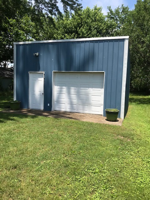 3905 Red Boiling Springs Road Lafayette, TN 37083 - Photo 2 of 2 a view of outdoor space and yard