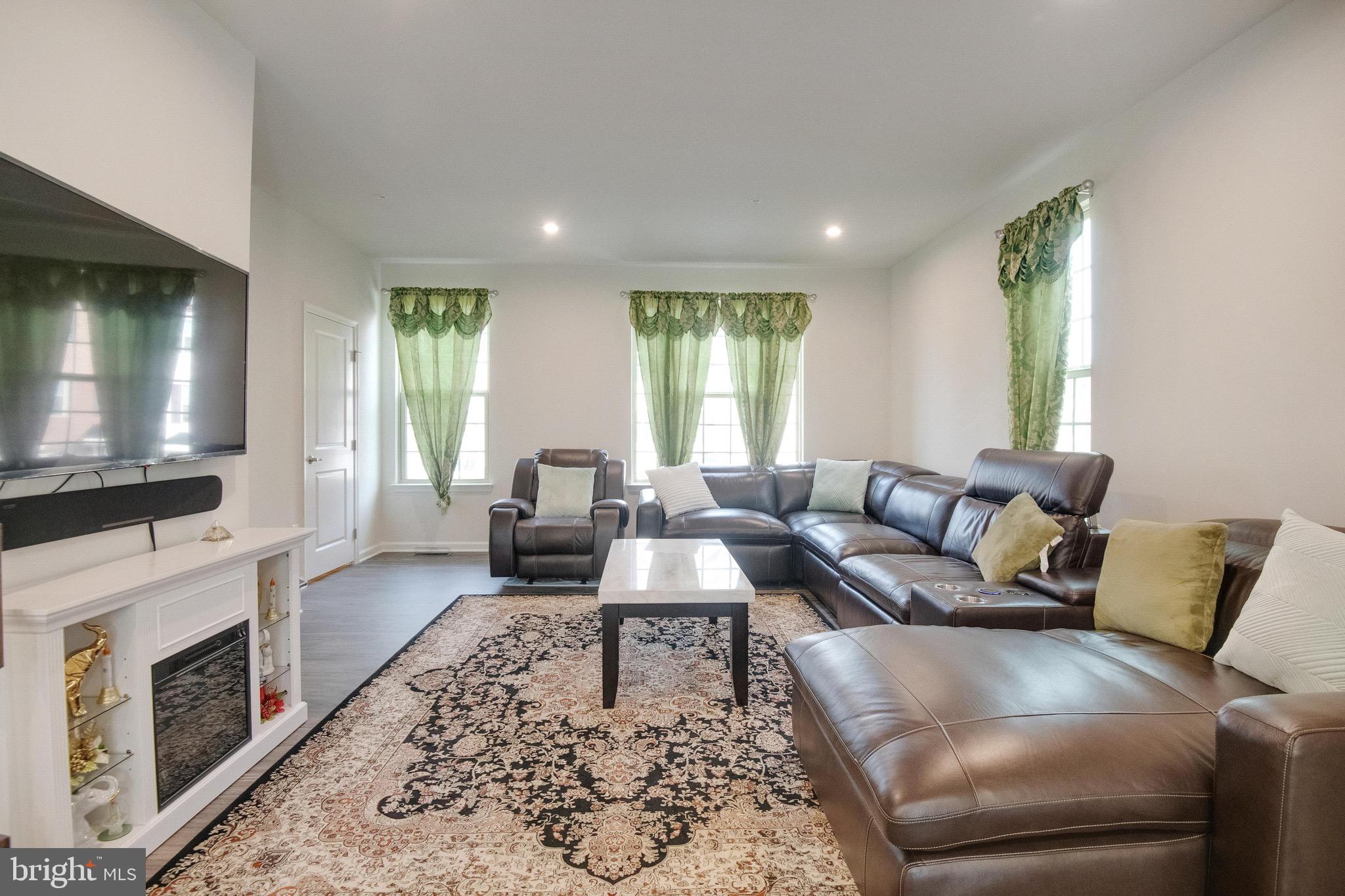7807 North Seneca Ridge Lane Hanover, MD 21076 - Photo 2 of 32 Spacious Living Room w/ Lots of Natural Light