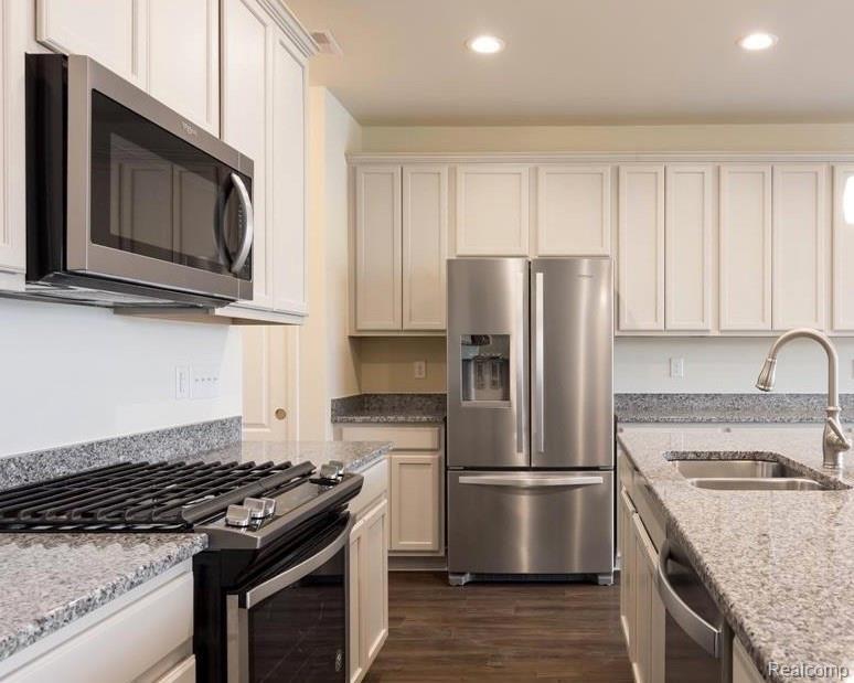 24792 Ivy Road Novi, MI 48375 - Photo 2 of 17 pic1.jpg