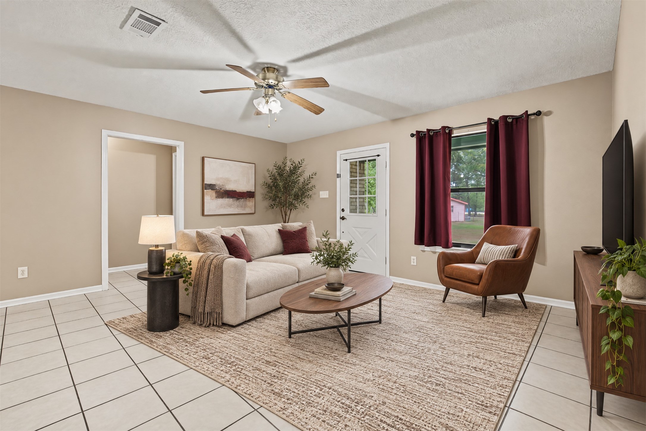 98 Lee Wood Road Huntsville, TX 77320 - Photo 5 of 39 Staged for illustration purposes