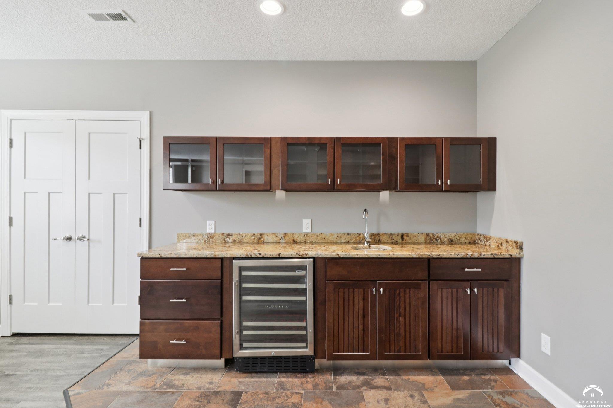 916 Silver Rain Road Lawrence, KS 66049 - Photo 29 of 60