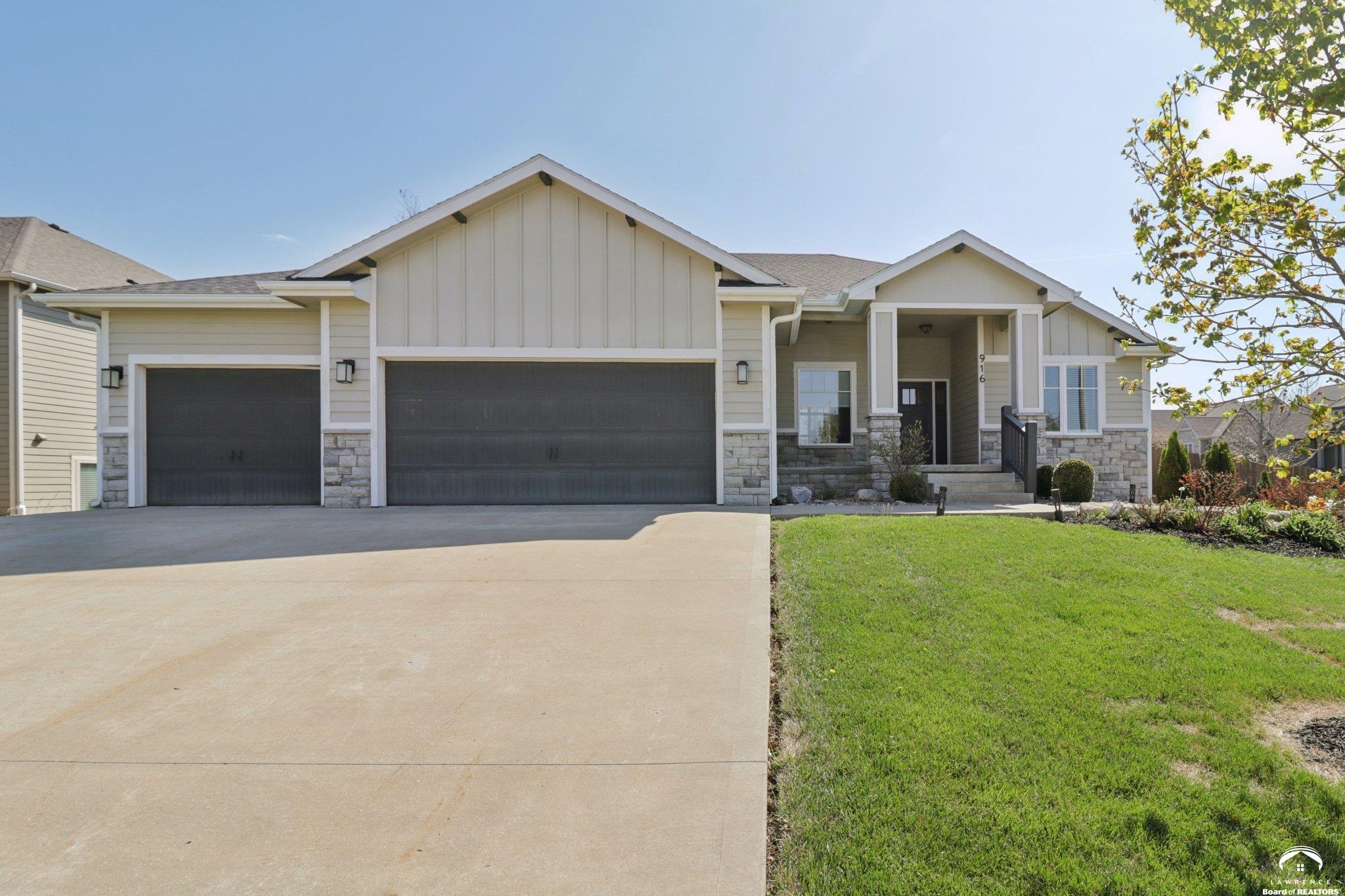 916 Silver Rain Road Lawrence, KS 66049 - Photo 7 of 60