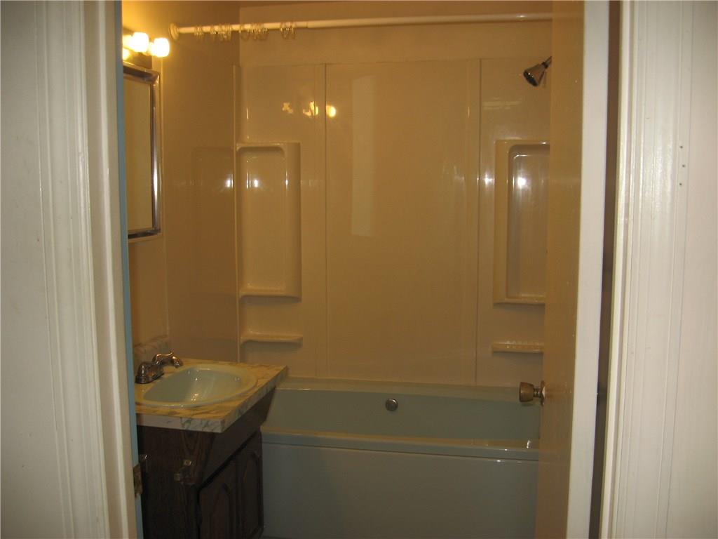 135 Freeport Road Butler, PA 16002 - Photo 7 of 18 Master bath