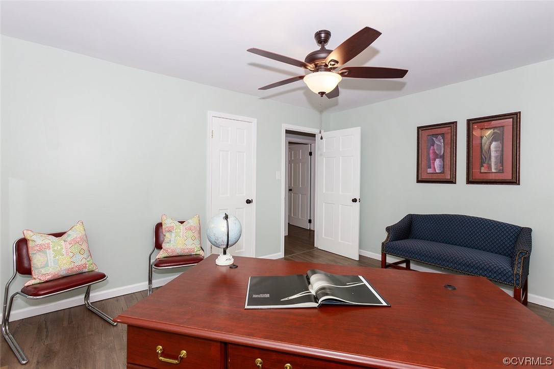 674 Spring Grove Road Spring Grove, VA 23881 - Photo 31 of 37 a living room with furniture and rug floor